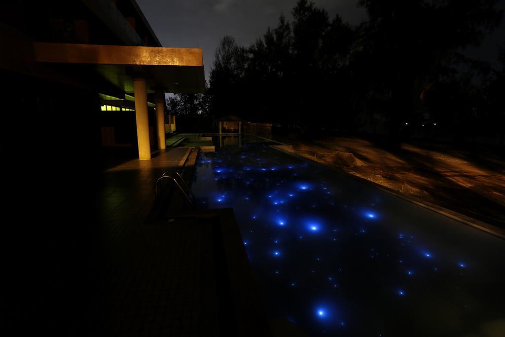 Coriacea Beachfront Boutique Phuket Resort - Sha Plus Mai Khao Buitenkant foto