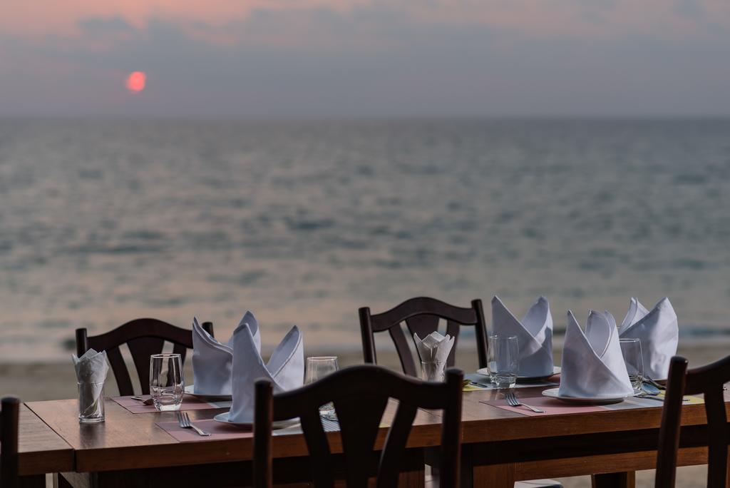 Coriacea Beachfront Boutique Phuket Resort - Sha Plus Mai Khao Buitenkant foto