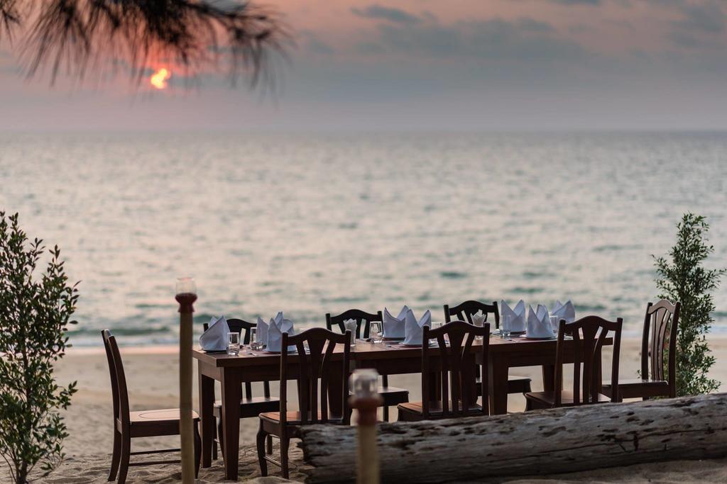 Coriacea Beachfront Boutique Phuket Resort - Sha Plus Mai Khao Buitenkant foto