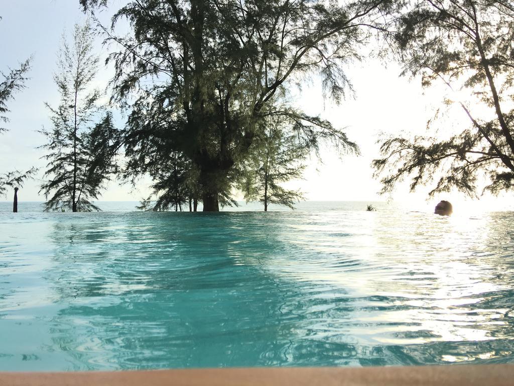 Coriacea Beachfront Boutique Phuket Resort - Sha Plus Mai Khao Buitenkant foto