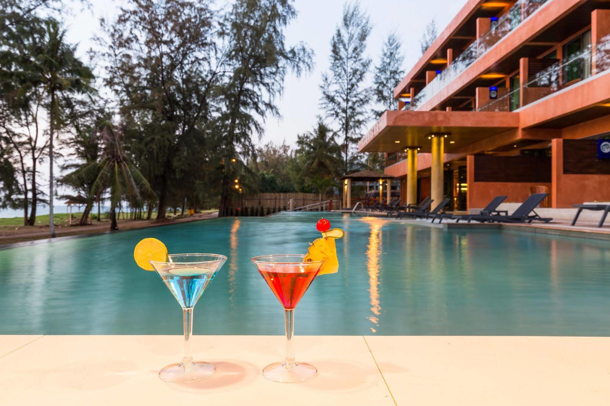 Coriacea Beachfront Boutique Phuket Resort - Sha Plus Mai Khao Buitenkant foto