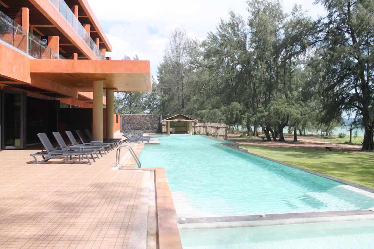 Coriacea Beachfront Boutique Phuket Resort - Sha Plus Mai Khao Buitenkant foto